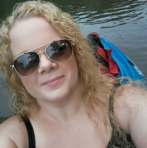 Meet your Posher, April